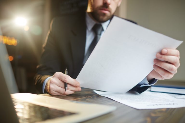 ¿Por qué contar con un abogado es esencial en cualquier situación legal?