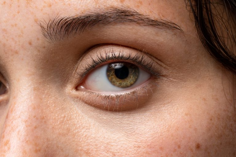 La importancia de los parpados y la mirada